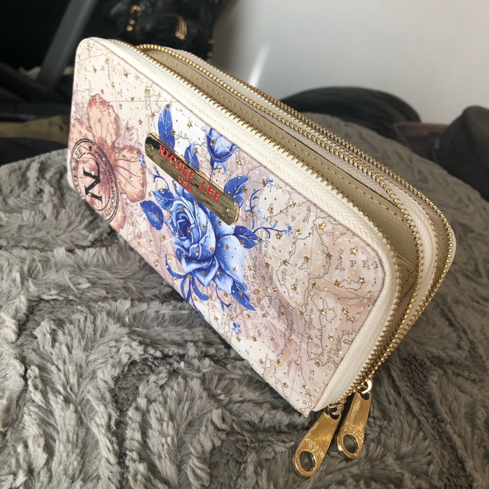 Nicole Lee USA Wallet - Picture 4 of 6